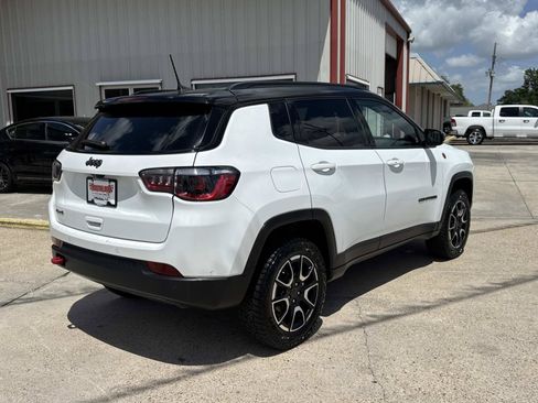 Used 2025 Jeep Compass Trailhawk AWD/4WD image 7