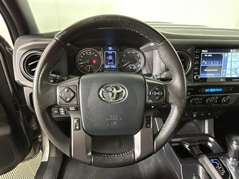 Used 2020 Toyota Tacoma TRD Sport w/ TRD Premium Sport Package AWD/4WD image 14