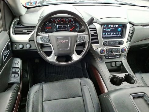 Used 2020 GMC Yukon SLT image 3