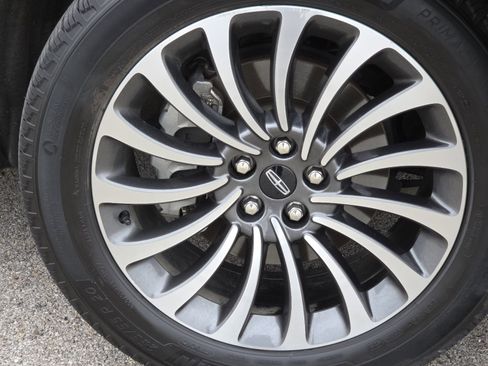 Used 2020 Lincoln Aviator Reserve image 9