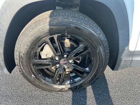 Used 2022 GMC Terrain AT4 AWD/4WD image 10
