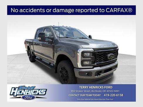 New 2026 Ford F250 Lariat w/ Black Appearance Package AWD/4WD image 1