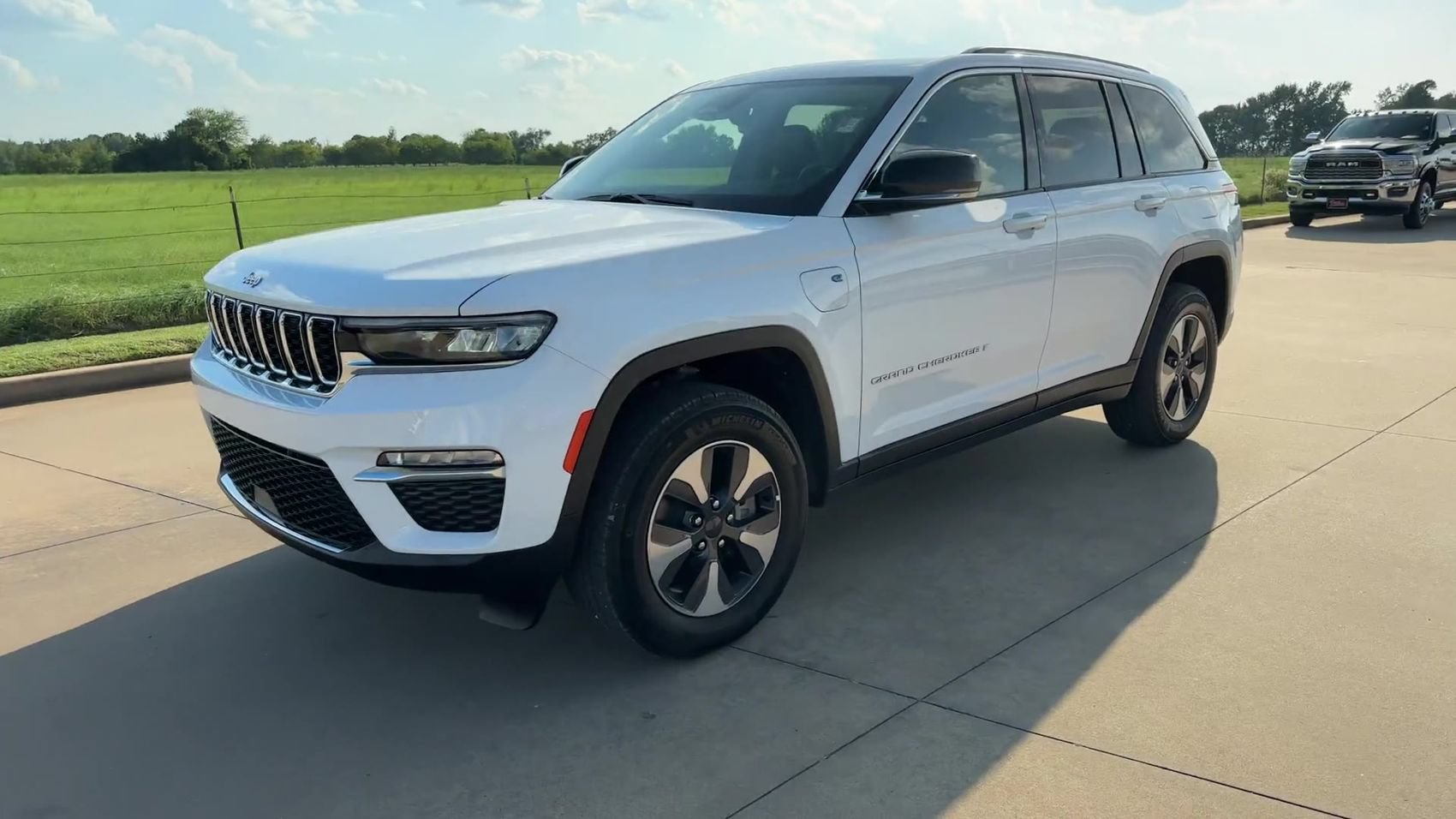New 2023 Jeep Grand Cherokee 4WD 4xe image 4