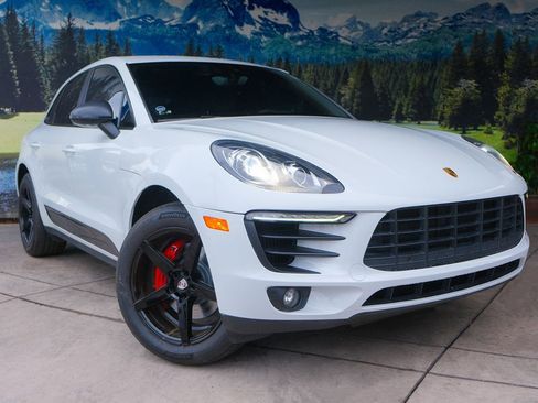 Used 2017 Porsche Macan S image 3