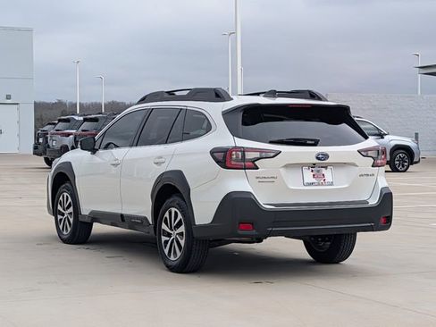 Certified 2025 Subaru Outback Premium image 4