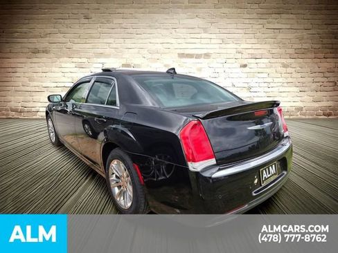 Used 2021 Chrysler 300 Touring L RWD image 5