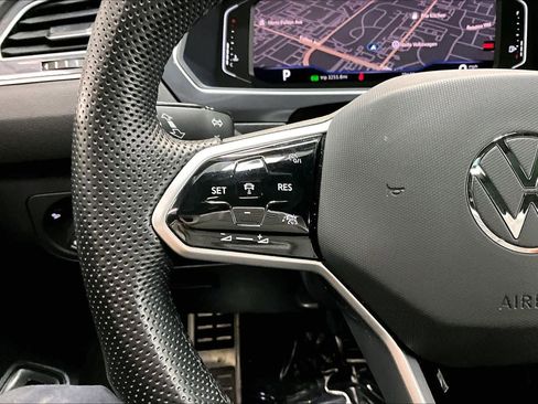 Used 2024 Volkswagen Tiguan SEL R-Line image 20