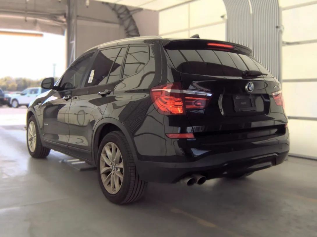 Used 2017 BMW X3 xDrive28i AWD/4WD image 2