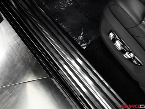 Used 2022 Rolls-Royce Phantom Sedan RWD image 50