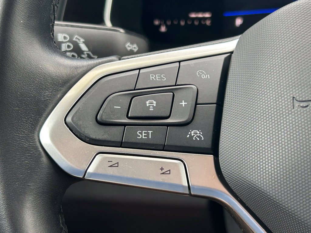 Used 2023 Volkswagen Jetta SE w/ Black Wheel Package FWD image 27