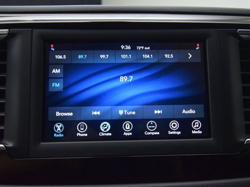 Used 2019 Chrysler Pacifica L FWD image 13