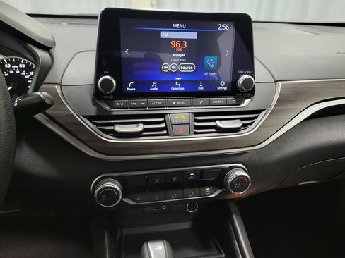 Used 2024 Nissan Altima 2.5 SV FWD image 17