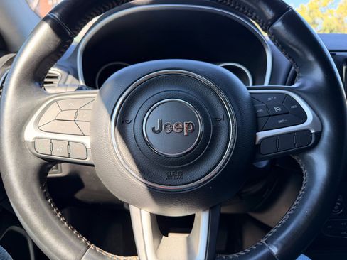 Used 2020 Jeep Compass Limited image 16