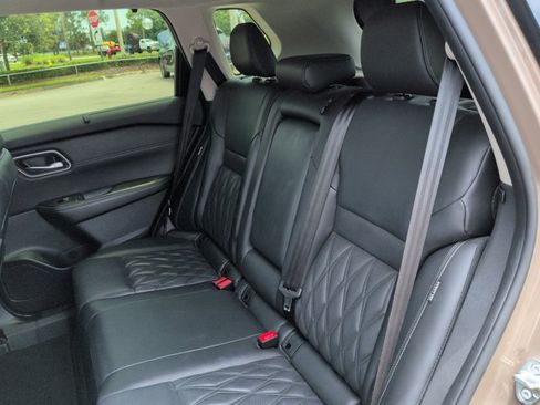 Used 2024 Nissan Rogue Platinum w/ Platinum Premium Package FWD image 15