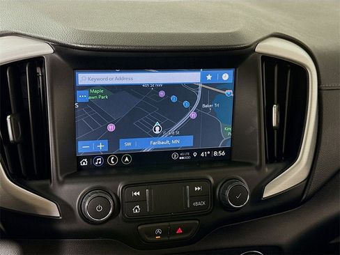 Used 2024 GMC Terrain SLT w/ Infotainment Package II image 7