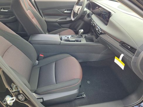 New 2026 Nissan Sentra SR w/ Floor Mat Package FWD image 4