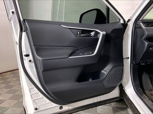 Used 2025 Toyota RAV4 LE image 22