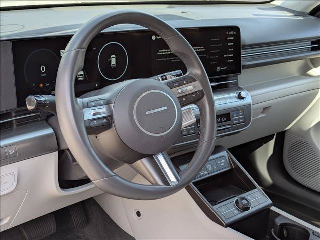 Used 2025 Hyundai Kona SEL FWD image 8