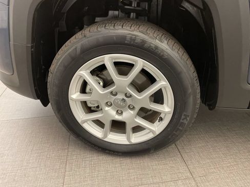 Certified 2021 Jeep Renegade Latitude AWD/4WD image 11
