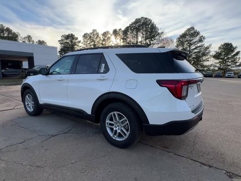 New 2026 Ford Explorer Active w/ Active Comfort Package image 4