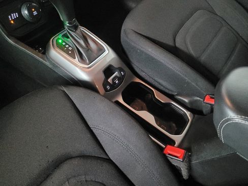 Used 2022 Jeep Renegade Latitude image 26