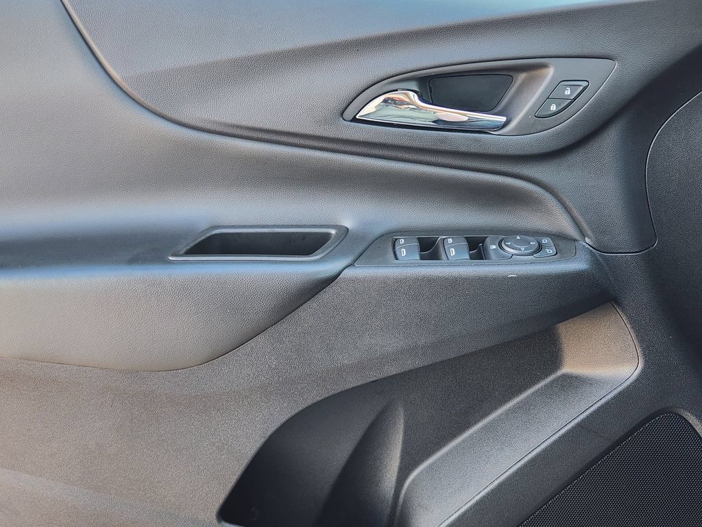 Certified 2023 Chevrolet Equinox LT w/ LPO, Floor Liner Package AWD/4WD image 23