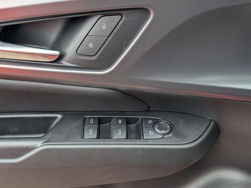 New 2025 Chevrolet Equinox EV RS image 18