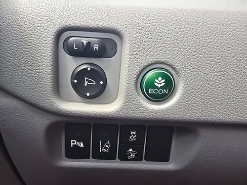 Used 2016 Honda Pilot Touring image 27