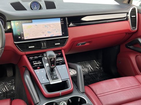 Certified 2022 Porsche Cayenne Coupe image 25