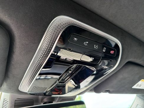 Used 2022 Mercedes-Benz S 580 4MATIC Sedan w/ AMG Line Package image 31