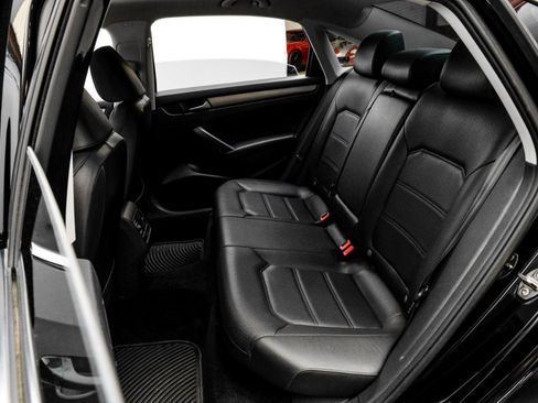 Used 2015 Volkswagen Passat TDI SE FWD image 43