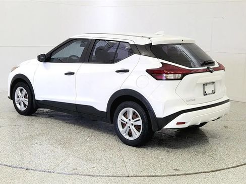 Used 2023 Nissan Kicks S FWD image 5