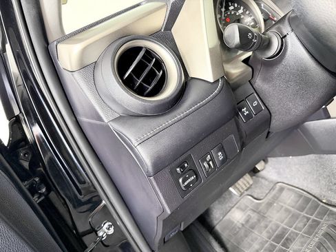 Used 2015 Toyota RAV4 XLE AWD/4WD image 30