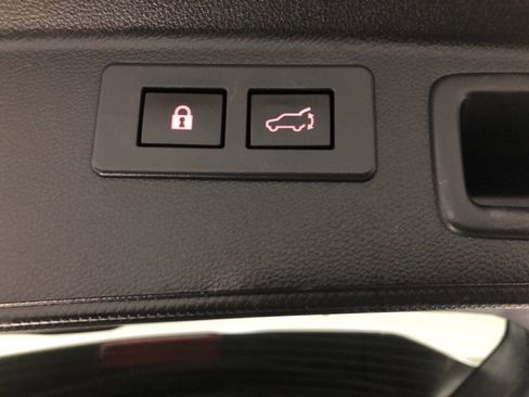 Used 2019 Subaru Forester Limited image 9