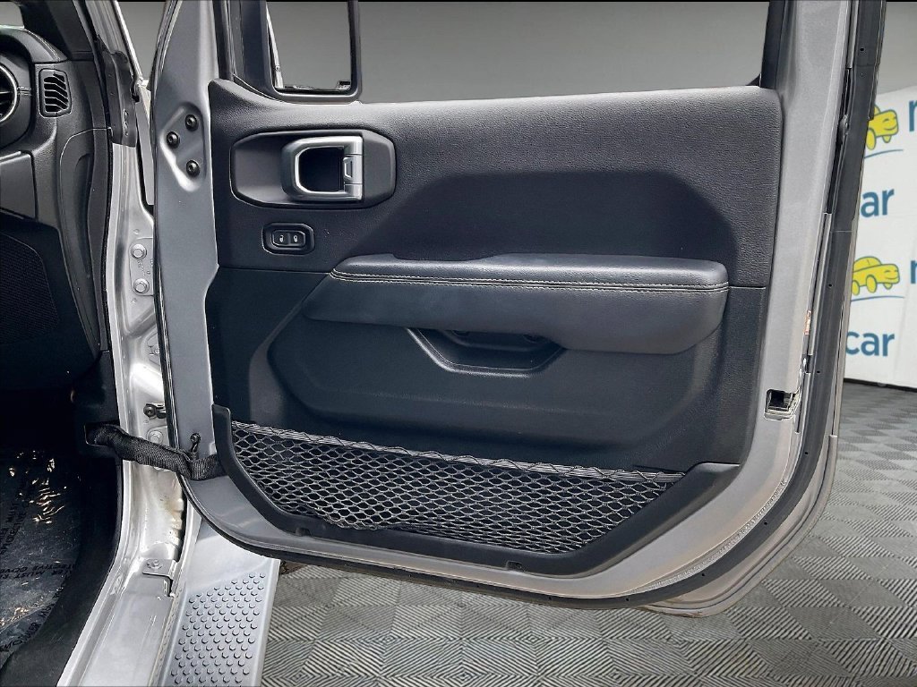 Used 2020 Jeep Wrangler Unlimited Sahara w/ Uconnect 4C Nav & Sound Group AWD/4WD image 26