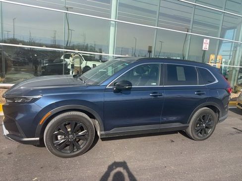 Used 2024 Honda CR-V Sport Touring image 3