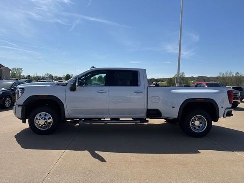 New 2026 GMC Sierra 3500 Denali w/ Denali Reserve Package AWD/4WD image 7