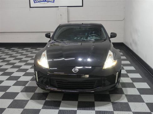 Used 2017 Nissan 370Z Coupe image 3