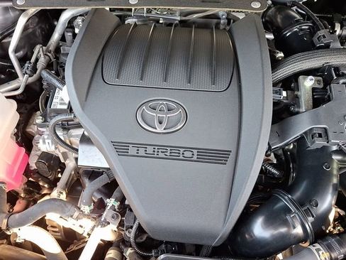 Used 2023 Toyota Highlander XLE image 28