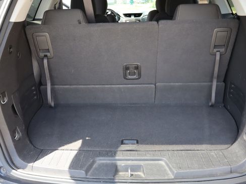 Used 2016 Chevrolet Traverse LT w/ Style and Technology Package image 6