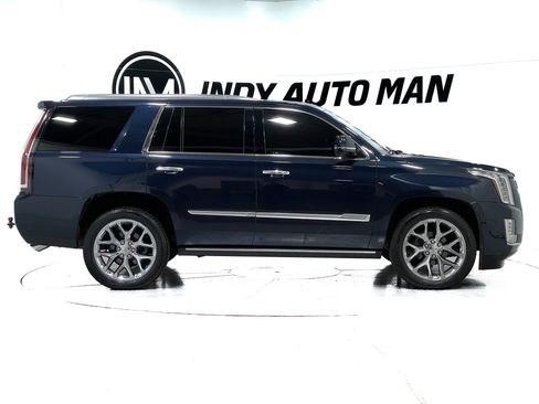 Used 2018 Cadillac Escalade Platinum AWD/4WD image 3