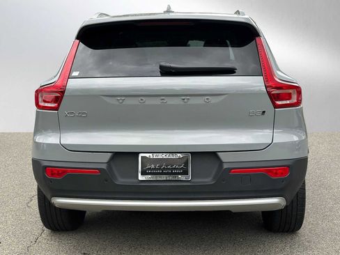 Certified 2025 Volvo XC40 B5 Plus AWD/4WD image 5