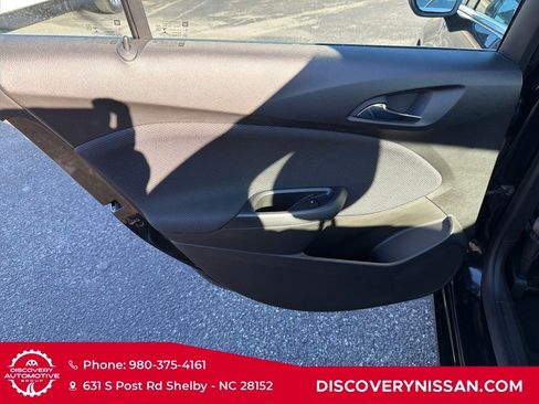 Used 2017 Chevrolet Cruze LT image 29