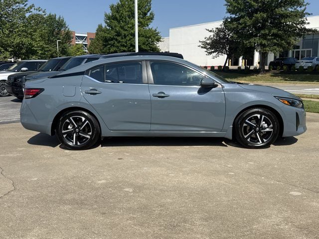 Used 2024 Nissan Sentra SV FWD image 2