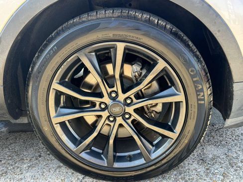 Used 2017 Ford Explorer XLT w/ Equipment Group 202A image 9