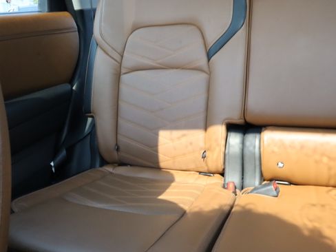 Used 2023 Nissan Pathfinder Platinum w/ Cargo Package AWD/4WD image 10