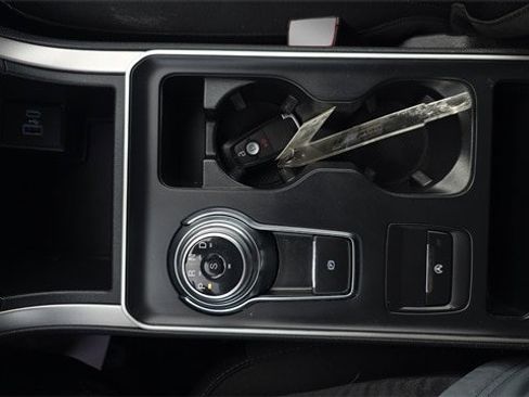 Certified 2022 Ford Edge SE image 33