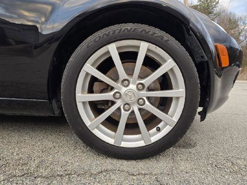Used 2006 MAZDA MX-5 Miata Sport w/ Suspension Pkg image 14