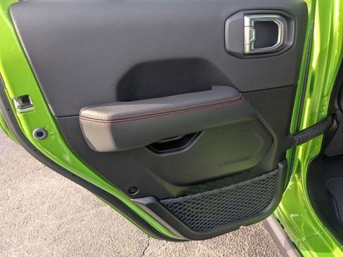 New 2025 Jeep Wrangler Unlimited Rubicon w/ XTREMEE 35" Tire Package image 26