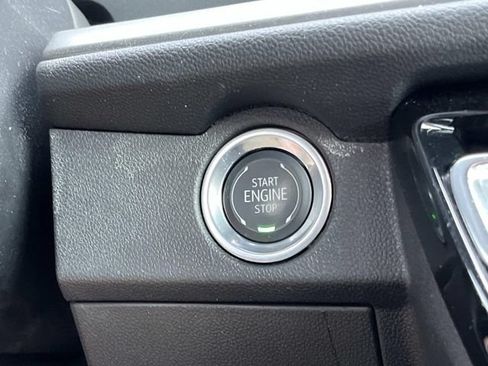 Certified 2025 Chevrolet Traverse LT FWD image 37